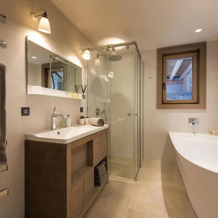 Apartment Lech Legacy: Where Chalet Luxury Meets Alpine *