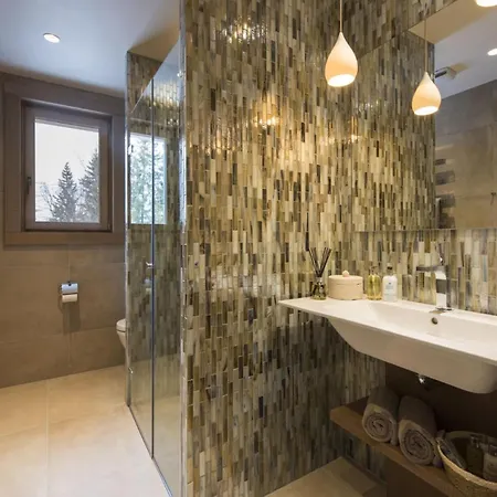 Lech Legacy: Where Chalet Luxury Meets Alpine Apartment Wilden