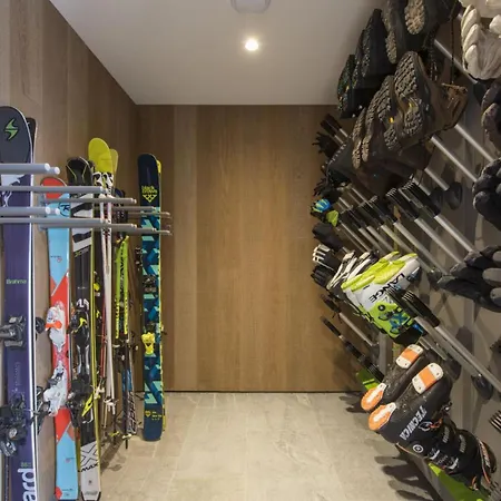 Lech Legacy: Where Chalet Luxury Meets Alpine Apartment *