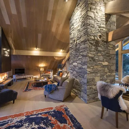Lech Legacy: Where Chalet Luxury Meets Alpine Apartment *